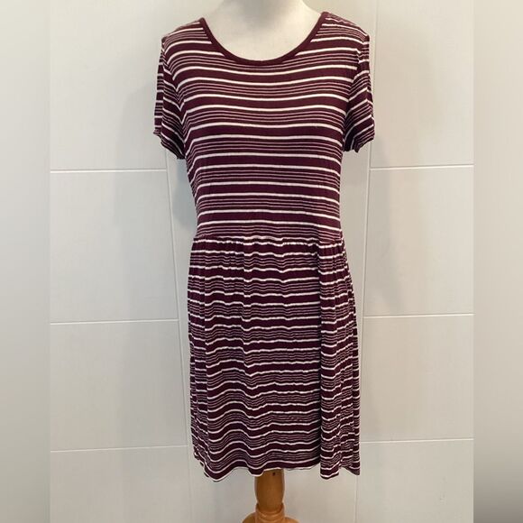 Roxy Dresses & Skirts - Medium Roxy Striped Burgundy Dress